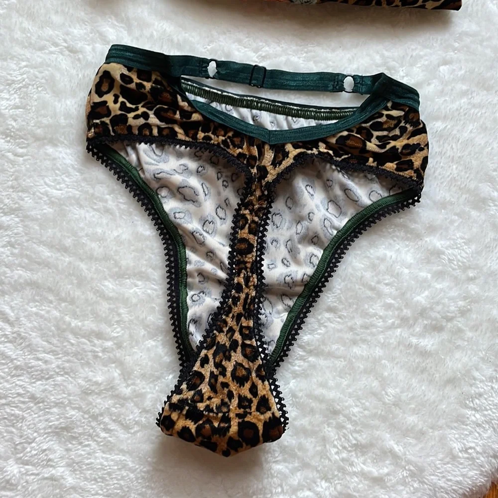 Solstice Intimates Wildcat Set - Picture 9 of 13